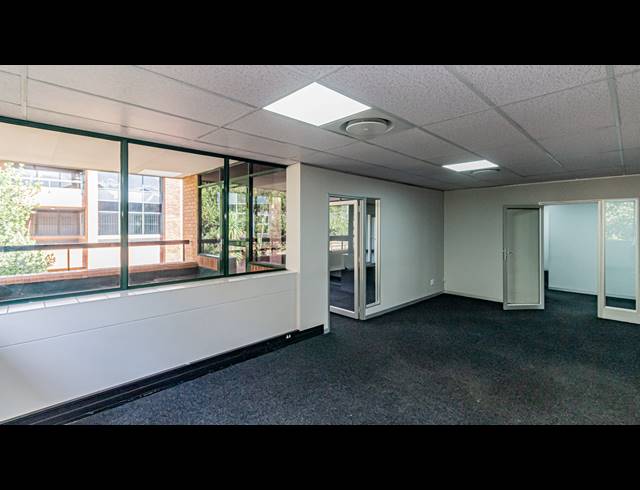 633M² OFFICE TO LET IN FERNDALE